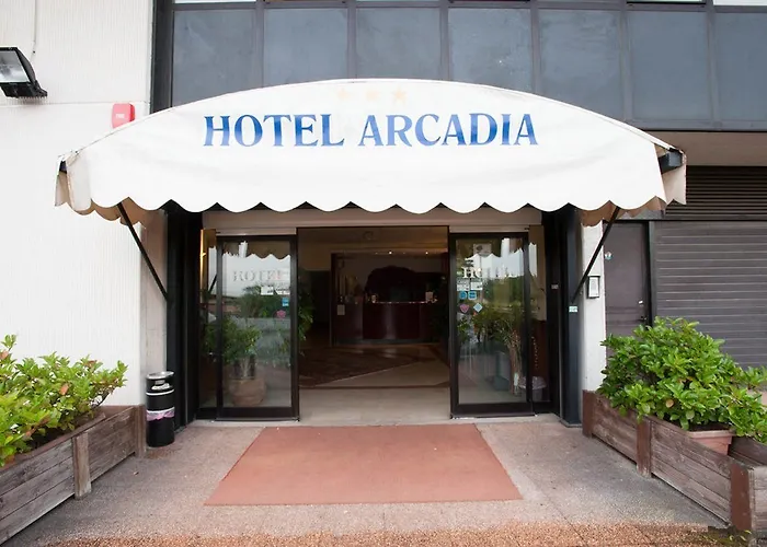 Arcadia Hotel 3*